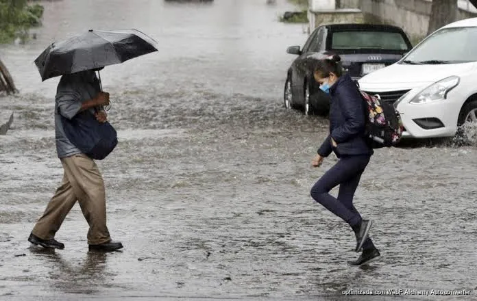 Frente frío mantiene riesgo de lluvias intensas en México Frente frío mantiene riesgo de lluvias intensas en México